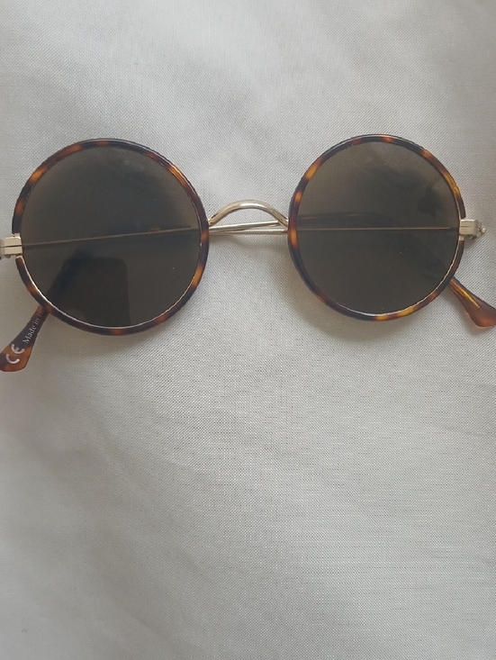 Accessories - Round Tortoiseshell Sunglasses with Gold Bridge
